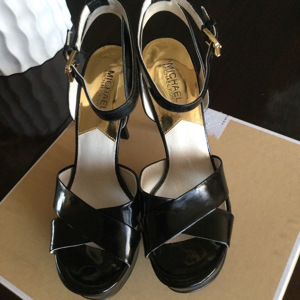 Michael Michael Kors Gideon Sandal (New)